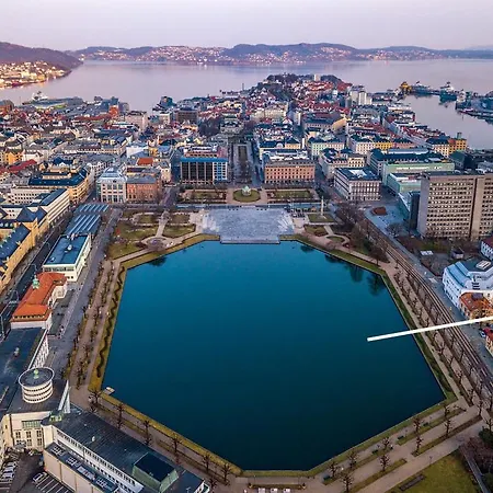 In Center * برغن